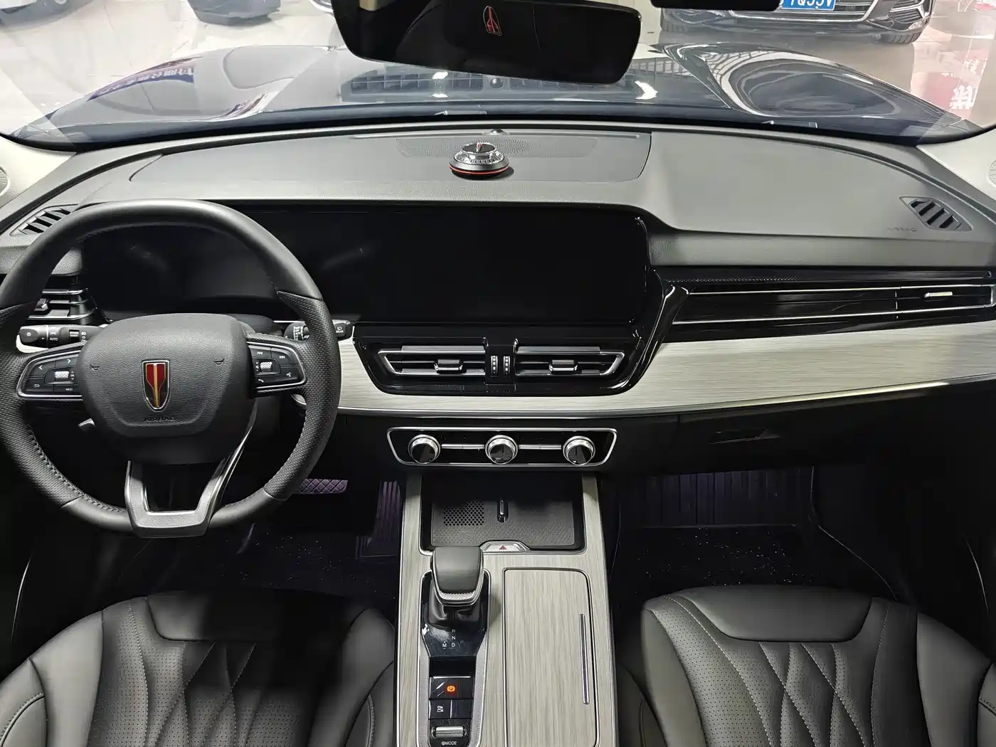 Hongqi HS5 2025 2.0T 2WD 600,000 Units Commemorative Edition фото 14