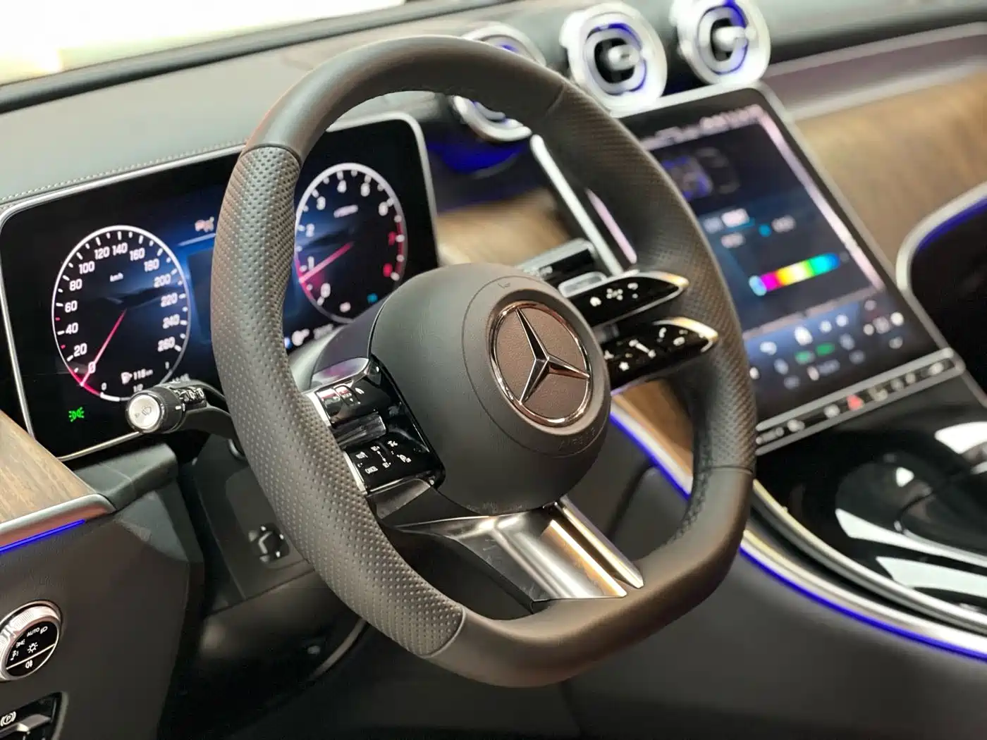 Mercedes-Benz GLC 2025 2025 Facelift GLC 300 L 4MATIC Dynamic 5-seater