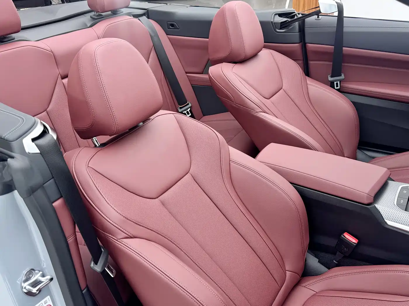 BMW 4 Series 2024 430i Convertible M Sport Shadow Edition фото 12