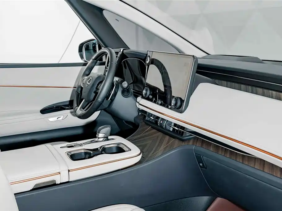 Lexus LM 2026 2025 Model 500h Six-Seater Prestige Edition