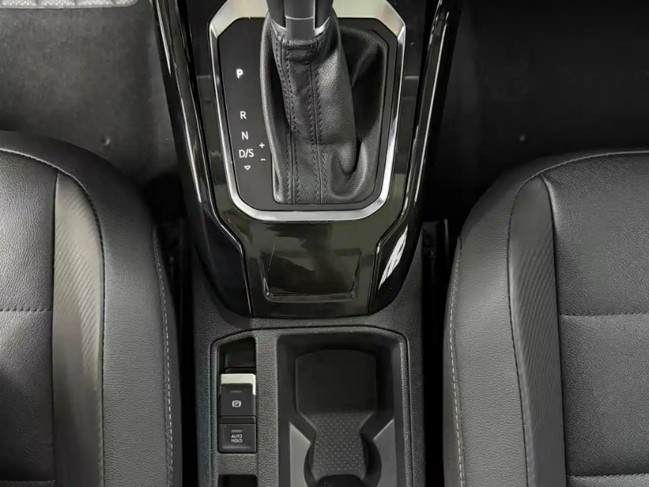 Volkswagen T-ROC 2022 280TSI DSG 2WD Comfort PLUS фото 16