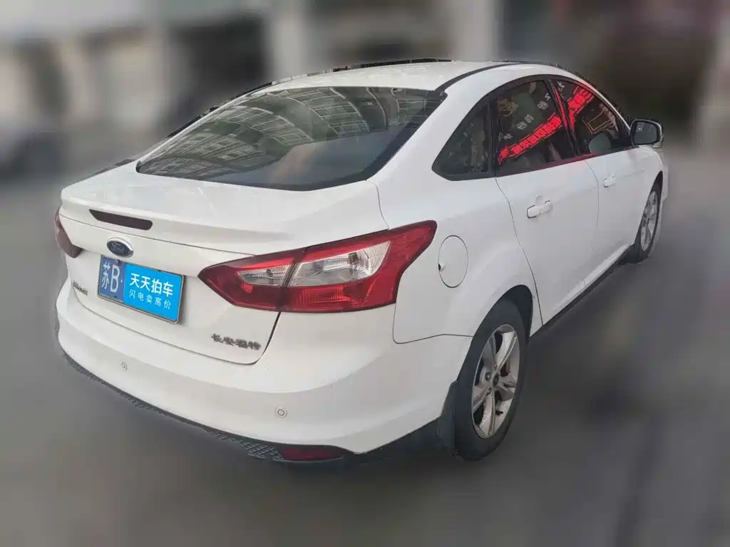 Фото 2 - Ford Focus