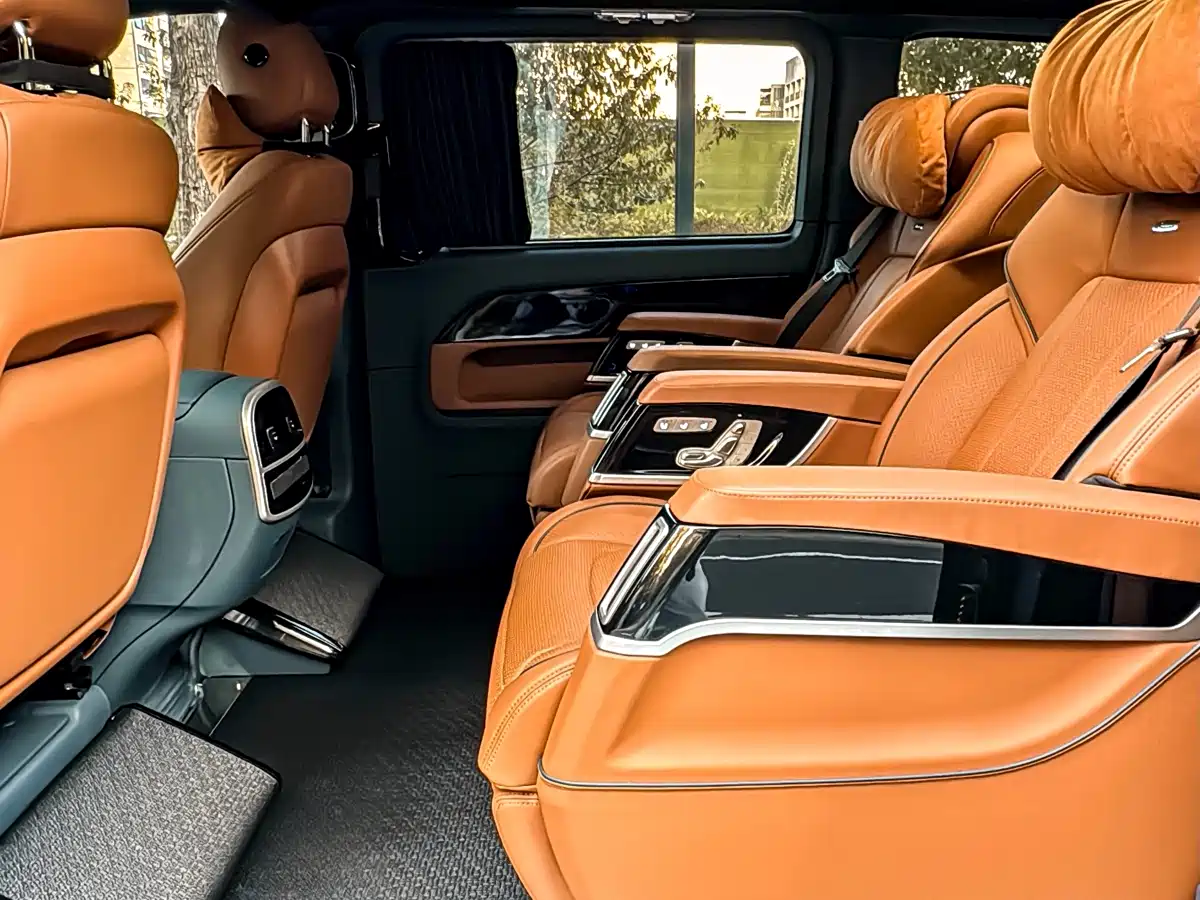 Mercedes-Benz Vito 2023 2.0T Business 7-Seater фото 10