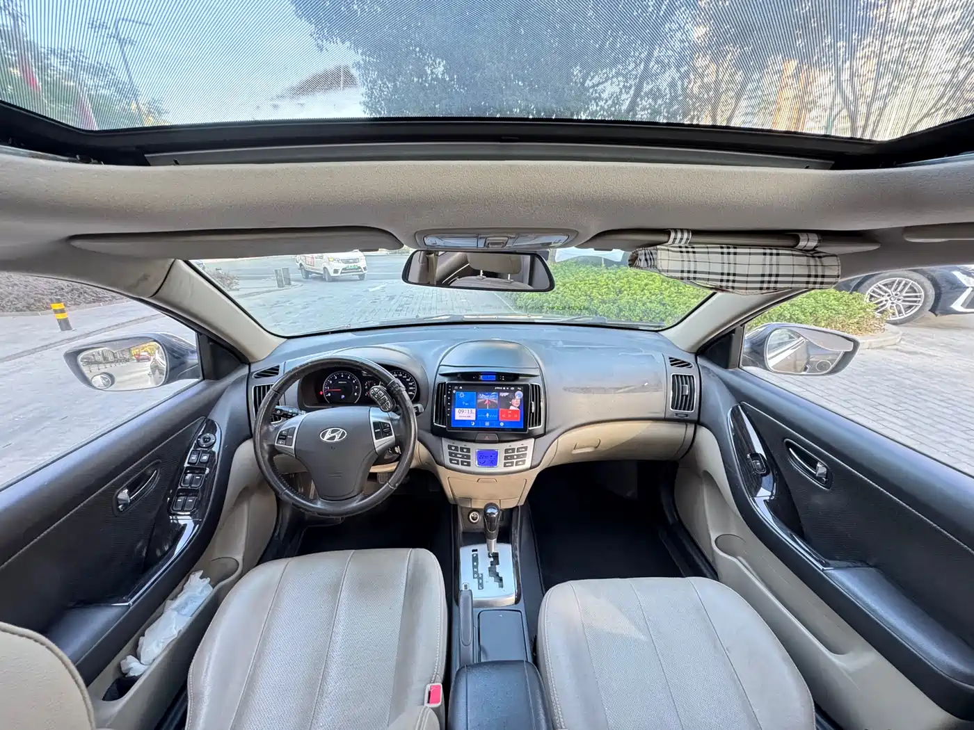 Hyundai Elantra 2011 1.6L Automatic Comfort фото 17