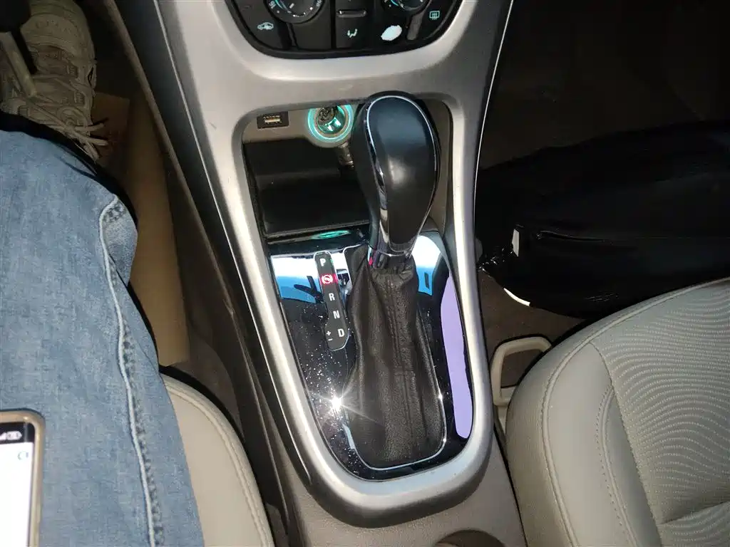 Buick Excelle 2013 GT 1.6L Automatic Fashion Edition фото 14
