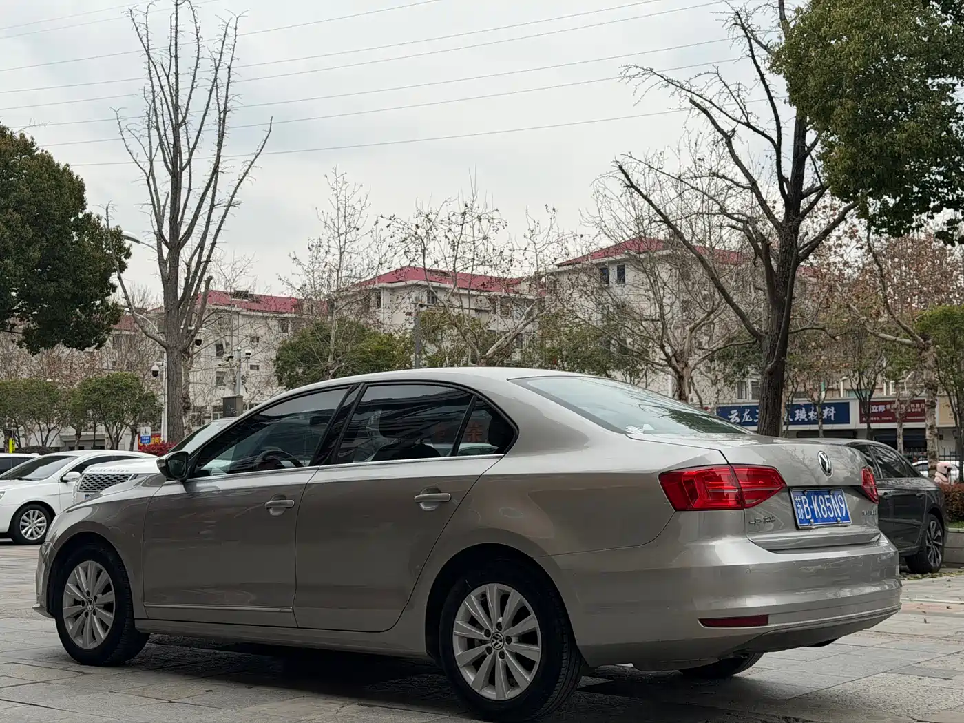 Volkswagen Sagitar 2015 1.6L Automatic Comfort фото 5