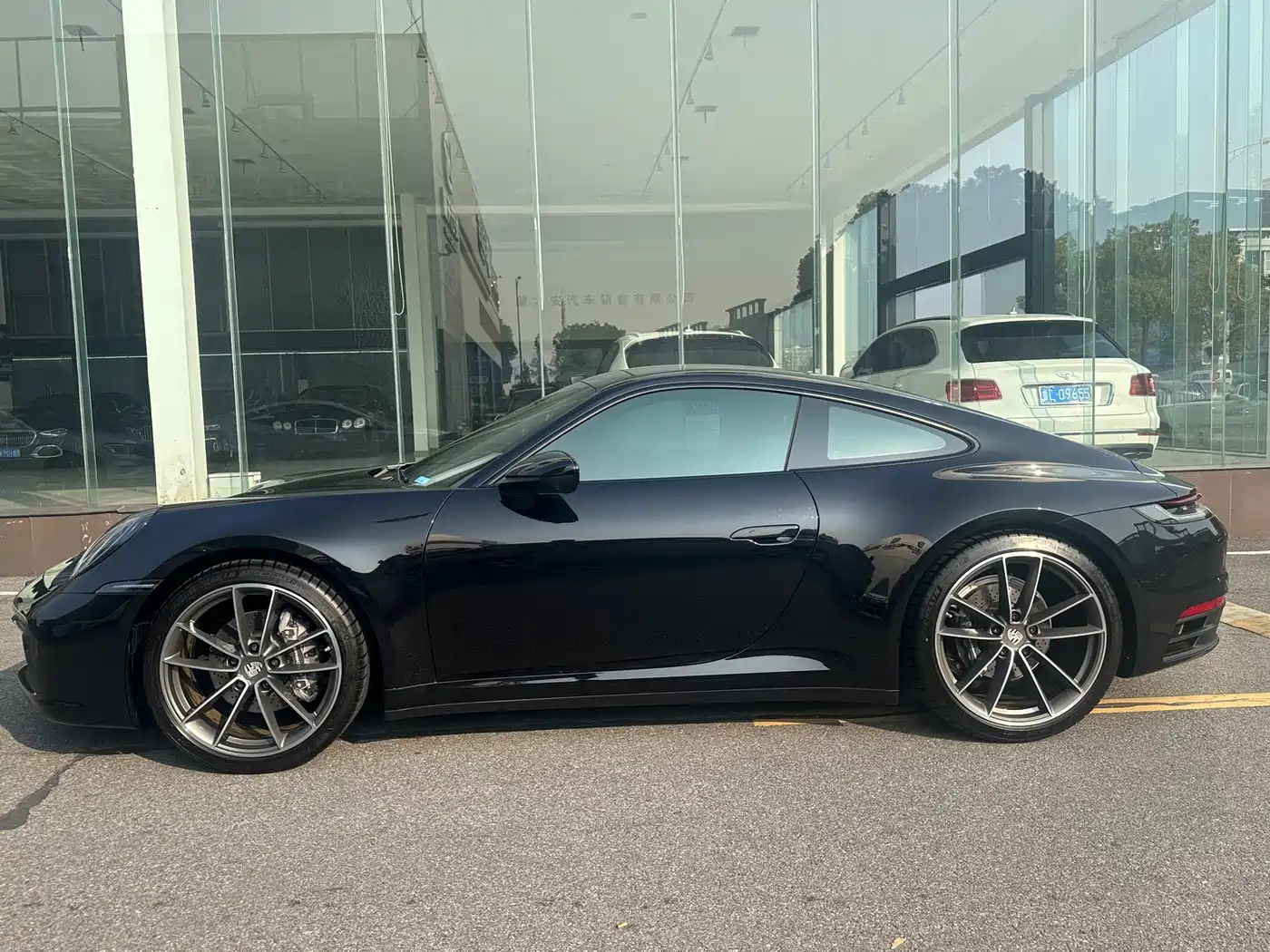 Porsche 911 2023 Carrera 3.0T фото 16