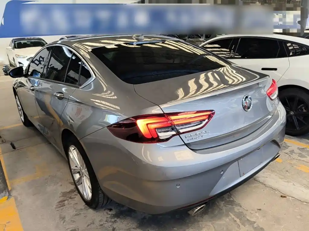 Photo 5 - Buick Regal