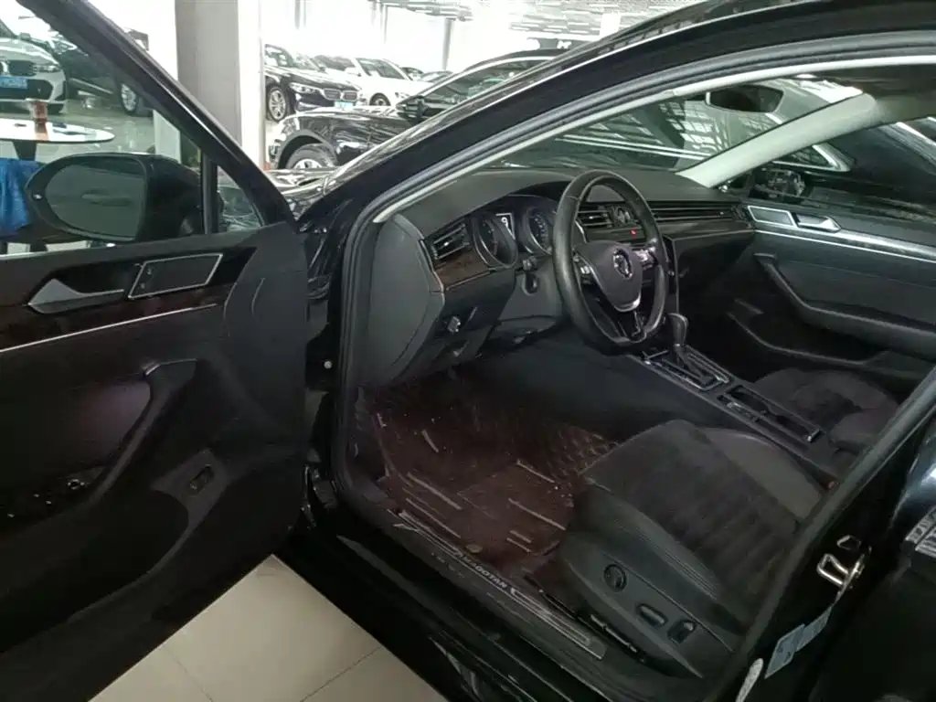 Volkswagen Magotan 2017 330TSI DSG Luxury фото 16