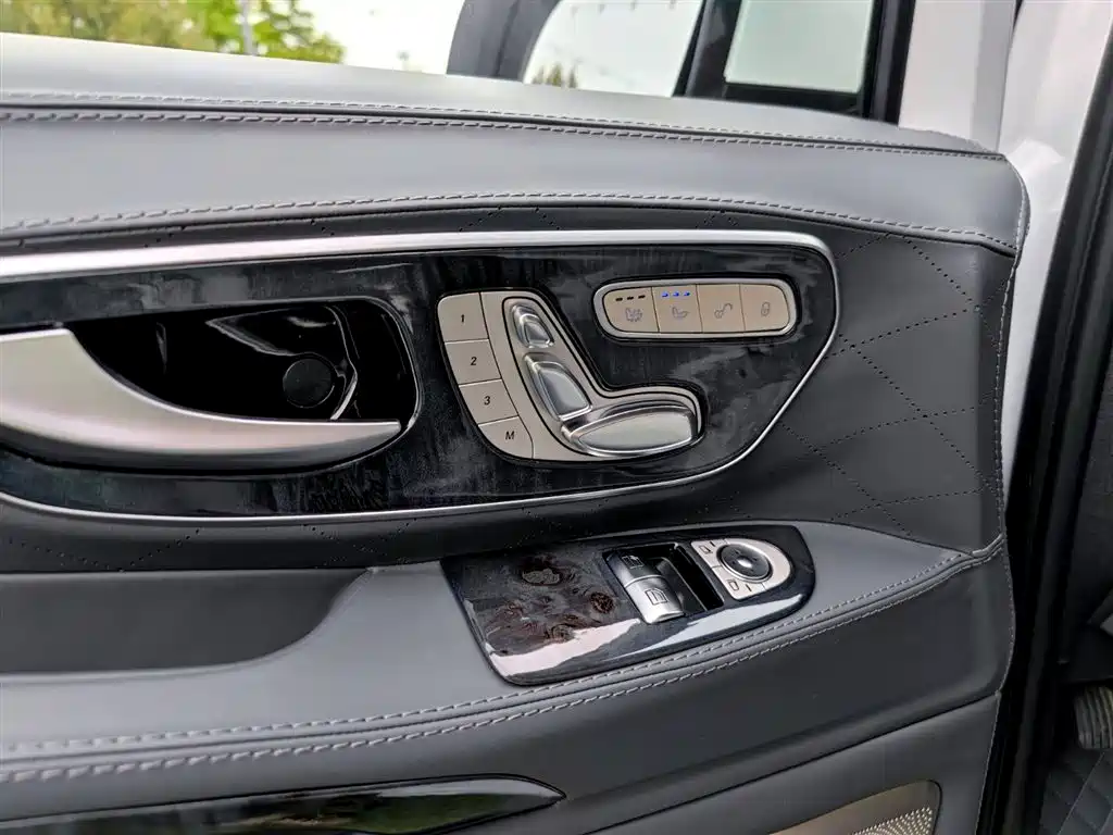 Mercedes-Benz Vito 2021 2.0T Business Edition 7-seater фото 29