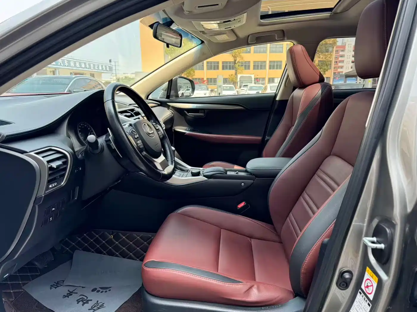 Lexus NX 2015 200t AWD F Sport фото 4