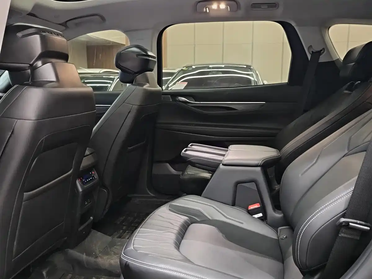 Фото 4 - Ford Edge