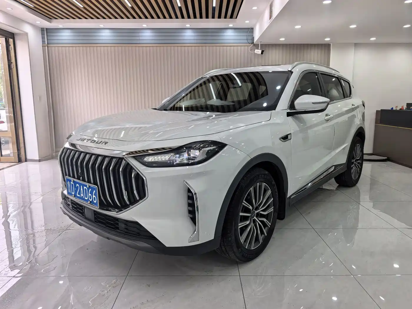 Jetour X70 PLUS 2023 1.5T DCT Warrior PLUS 7-seater
