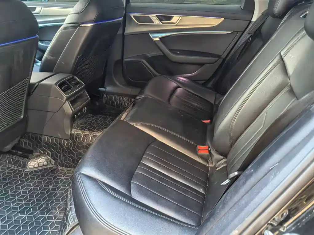 Audi A6L 2023 40 TFSI Luxury Elegance фото 13