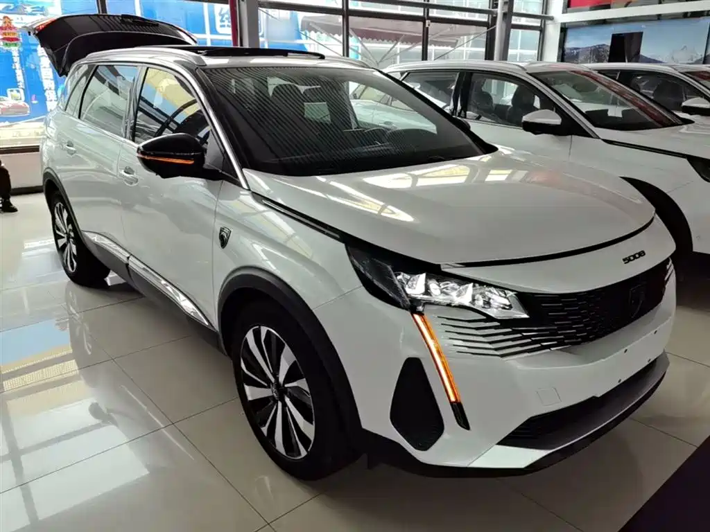 Peugeot 5008 2023 400THP Flagship Honor Edition 7-seater фото 4