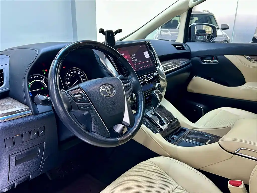 Toyota Alphard 2023 Dual Hybrid 2.5L Ultimate Gold Edition фото 11