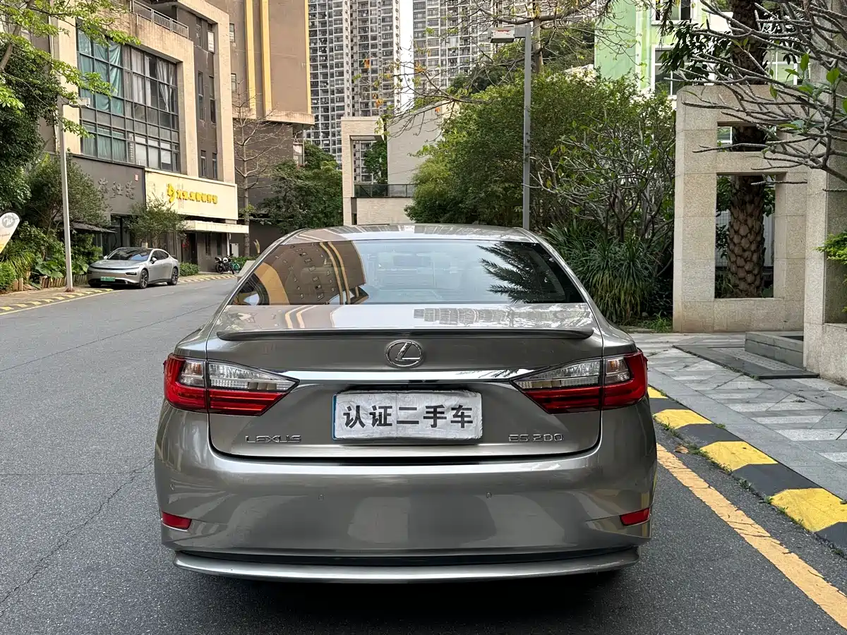 Lexus ES 2015 200 Elite Edition фото 4