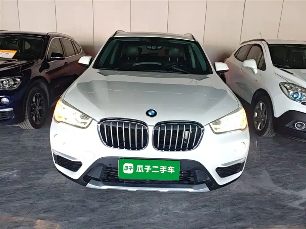 BMW X1 2016 sDrive20Li Luxury Model фото 3