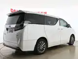Фото 19 - Toyota Vellfire