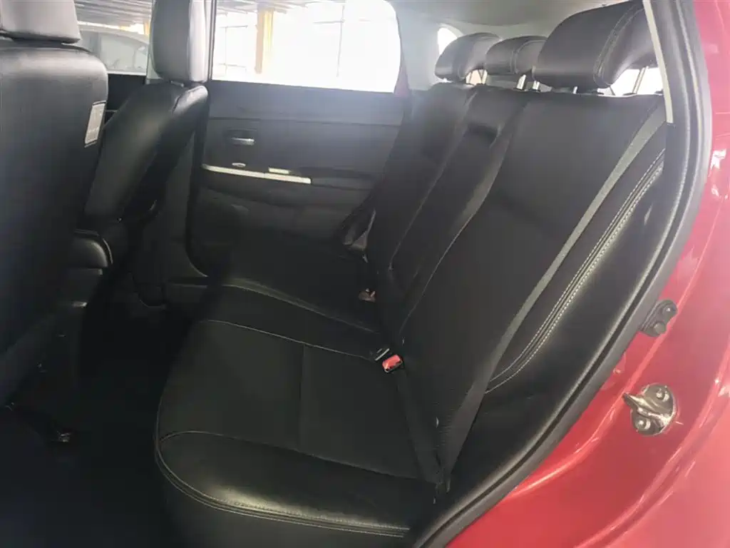 Mitsubishi ASX 2016 2.0L CVT 2WD Navigation Edition фото 17