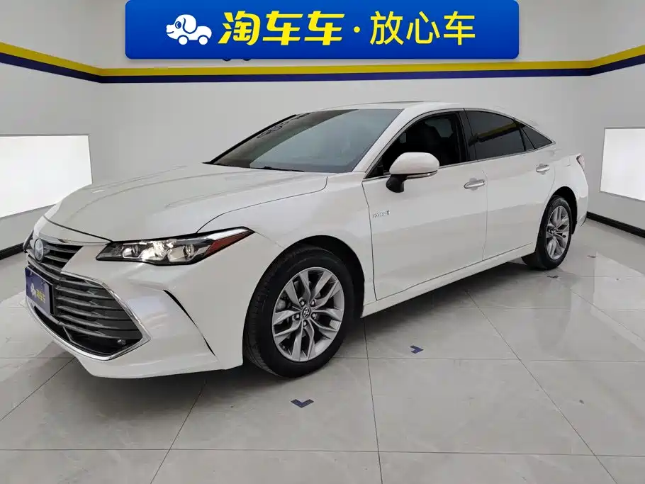 Photo 1 - Toyota Avalon