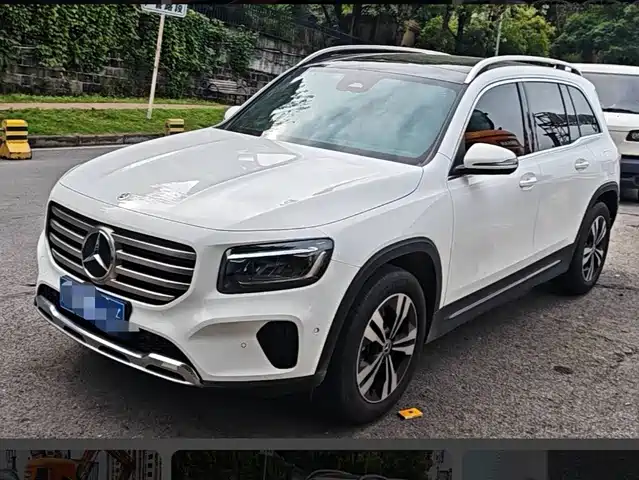 MERCEDES-BENZ GLB