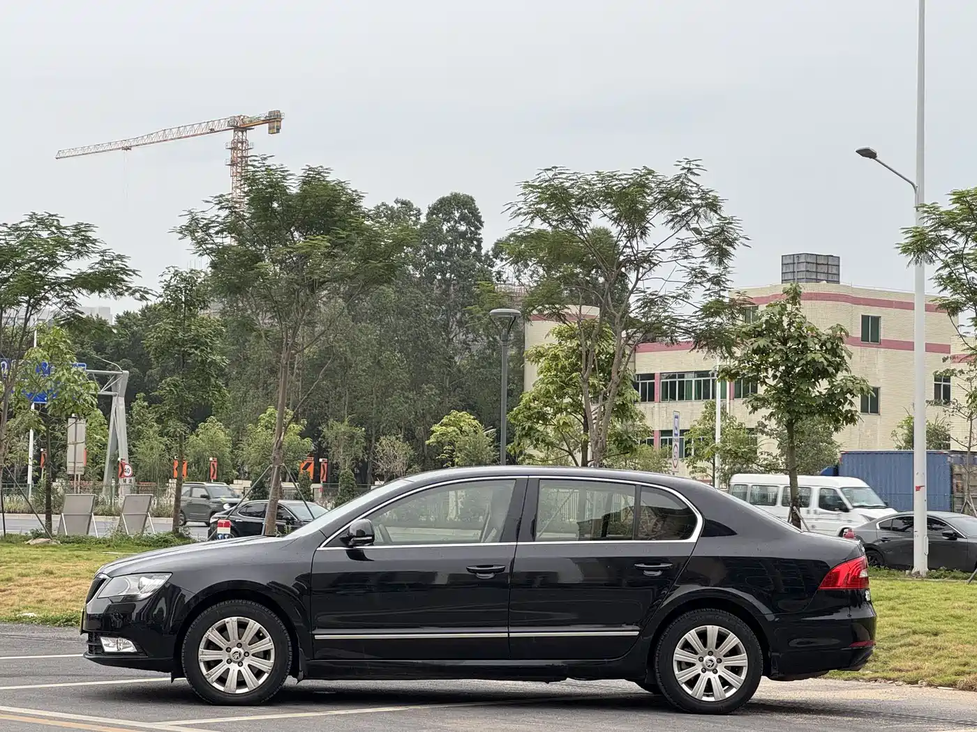 Škoda Superb 2013 1.4TSI DSG Gentleman Edition фото 7