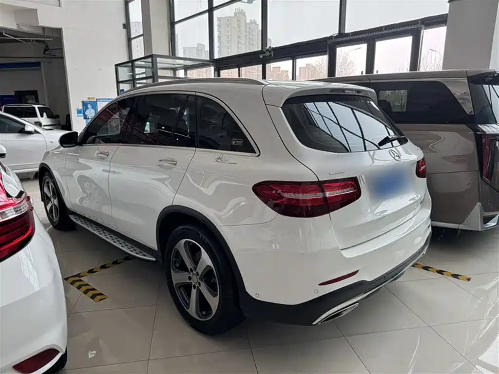 Mercedes-Benz GLC 2017 GLC 260 4MATIC Luxury фото 4