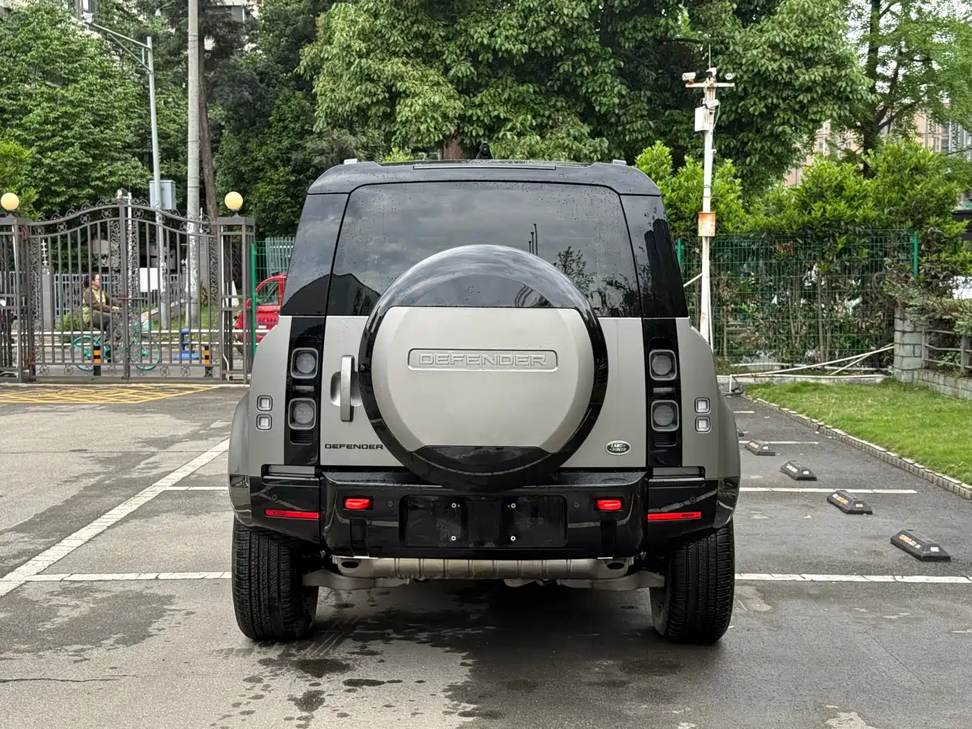 Land Rover Defender 2025 110 3.0T P400 X фото 4