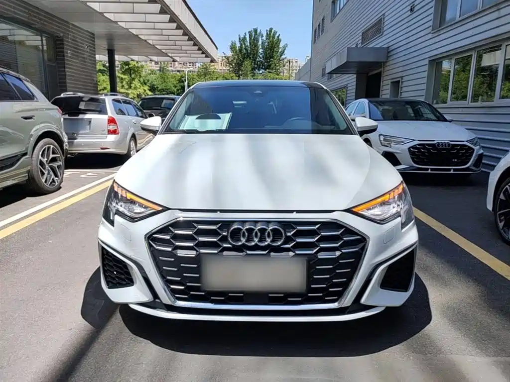 Audi A3 2024 Model Sportback 35 TFSI Fashion Sport фото 3