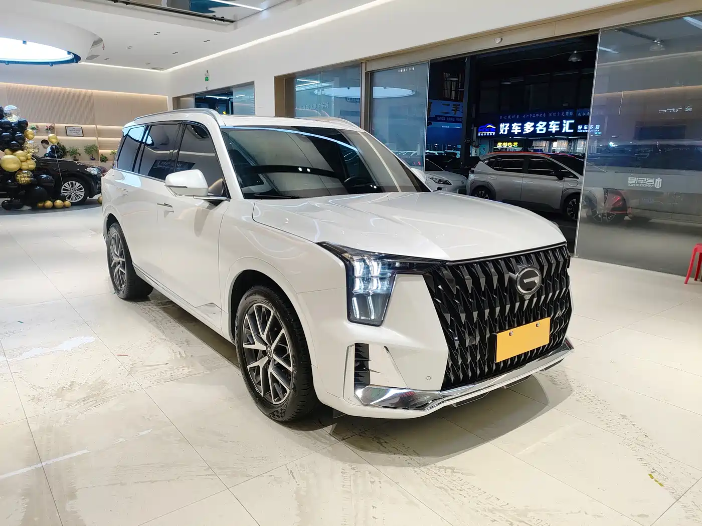 GAC Trumpchi Trumpchi GS8 2022 Dual Engine Series 2.0TM 2WD Premium Edition (7-Seater) фото 2