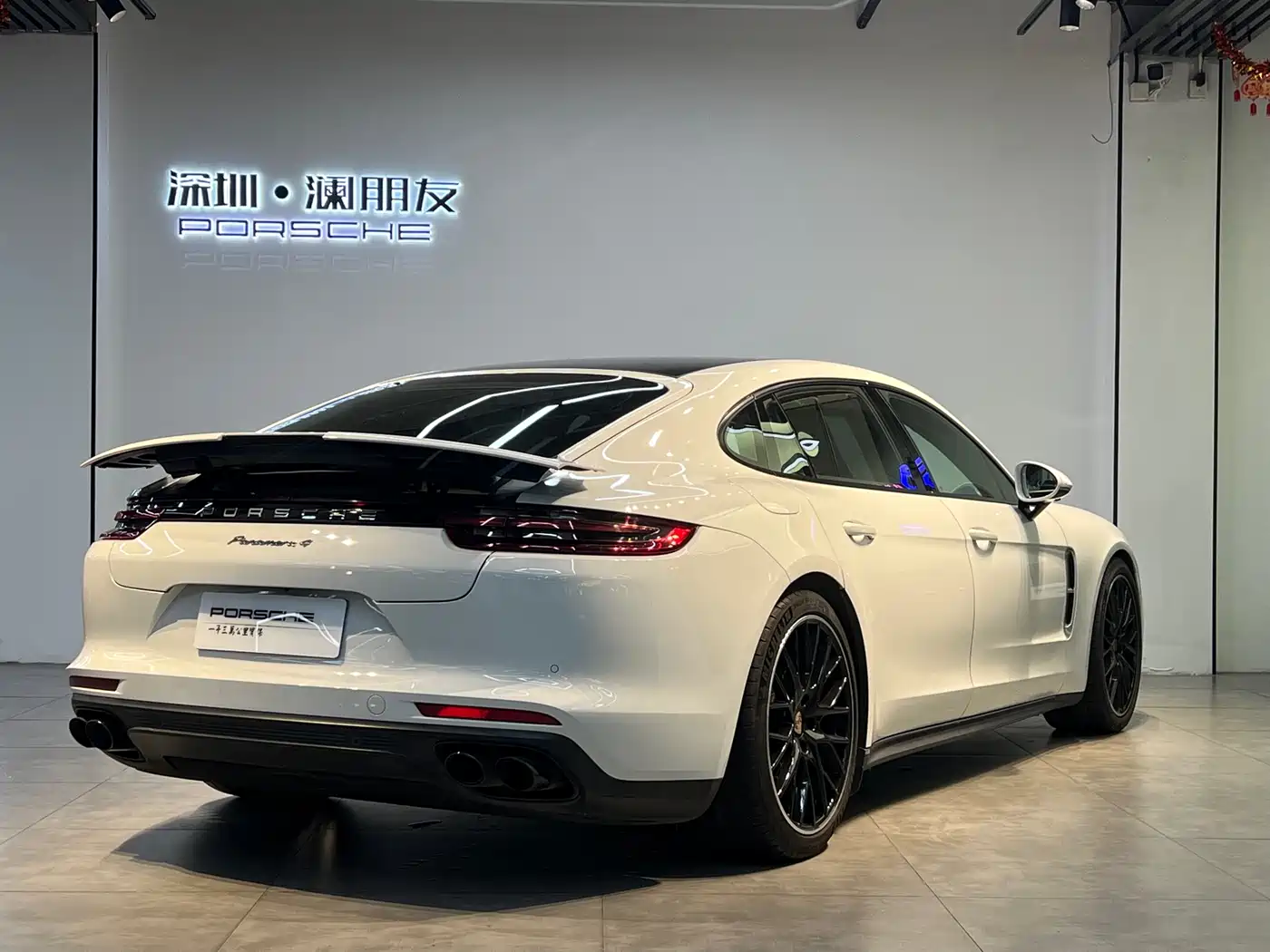 Porsche Panamera 2017 Panamera 4 Executive Long Wheelbase 3.0T фото 22