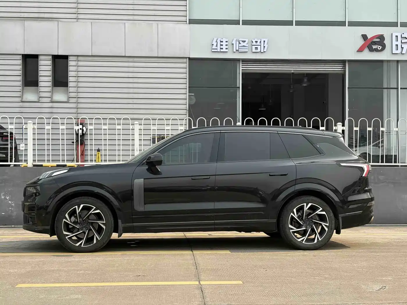 Lynk & Co 09 2021 2.0T Halo 6-Seater фото 14