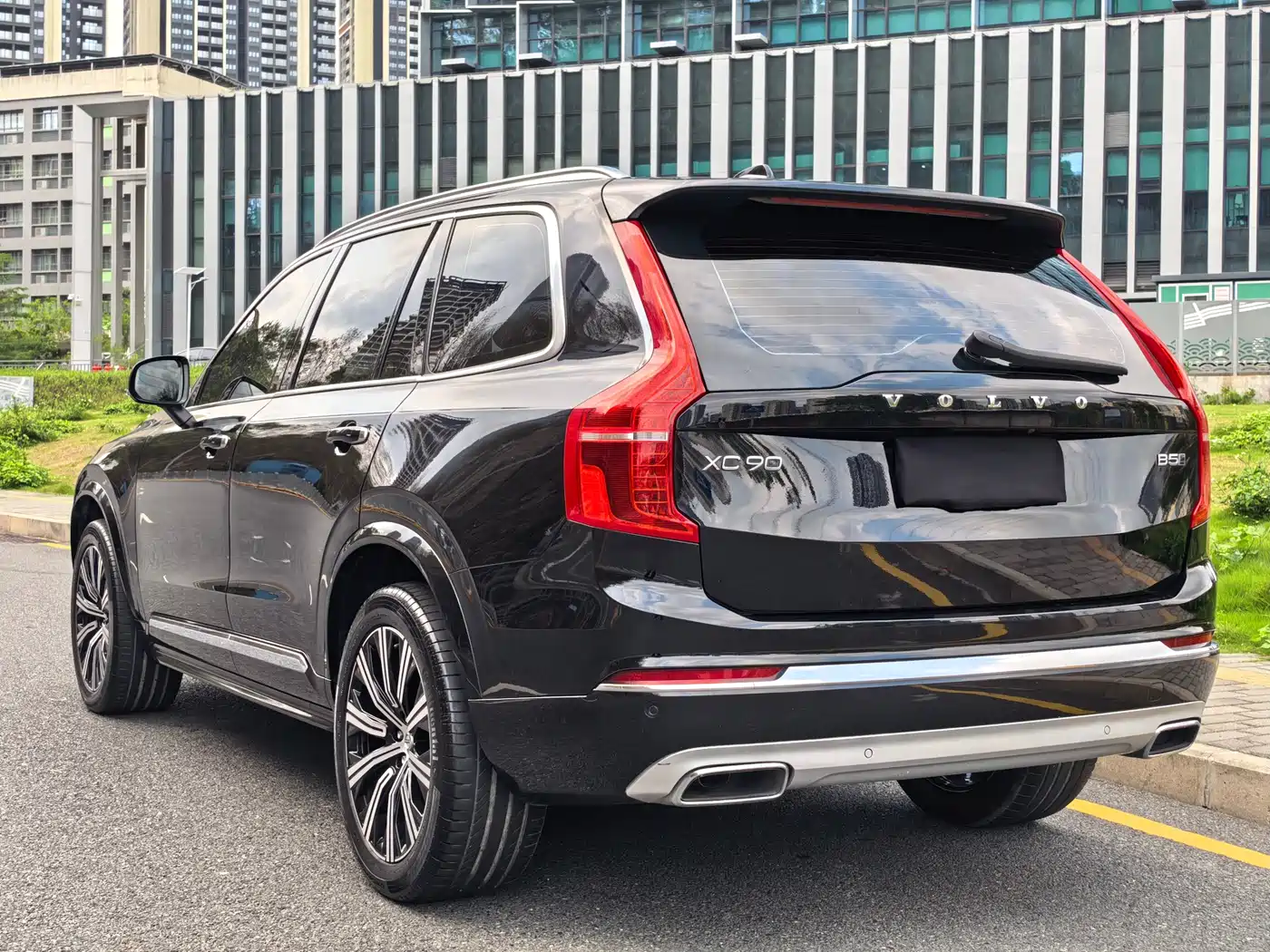 VOLVO XC90