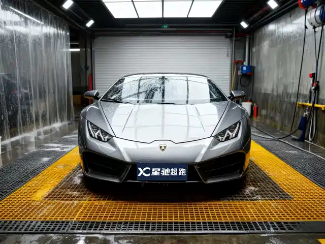 LAMBORGHINI HURACÁN