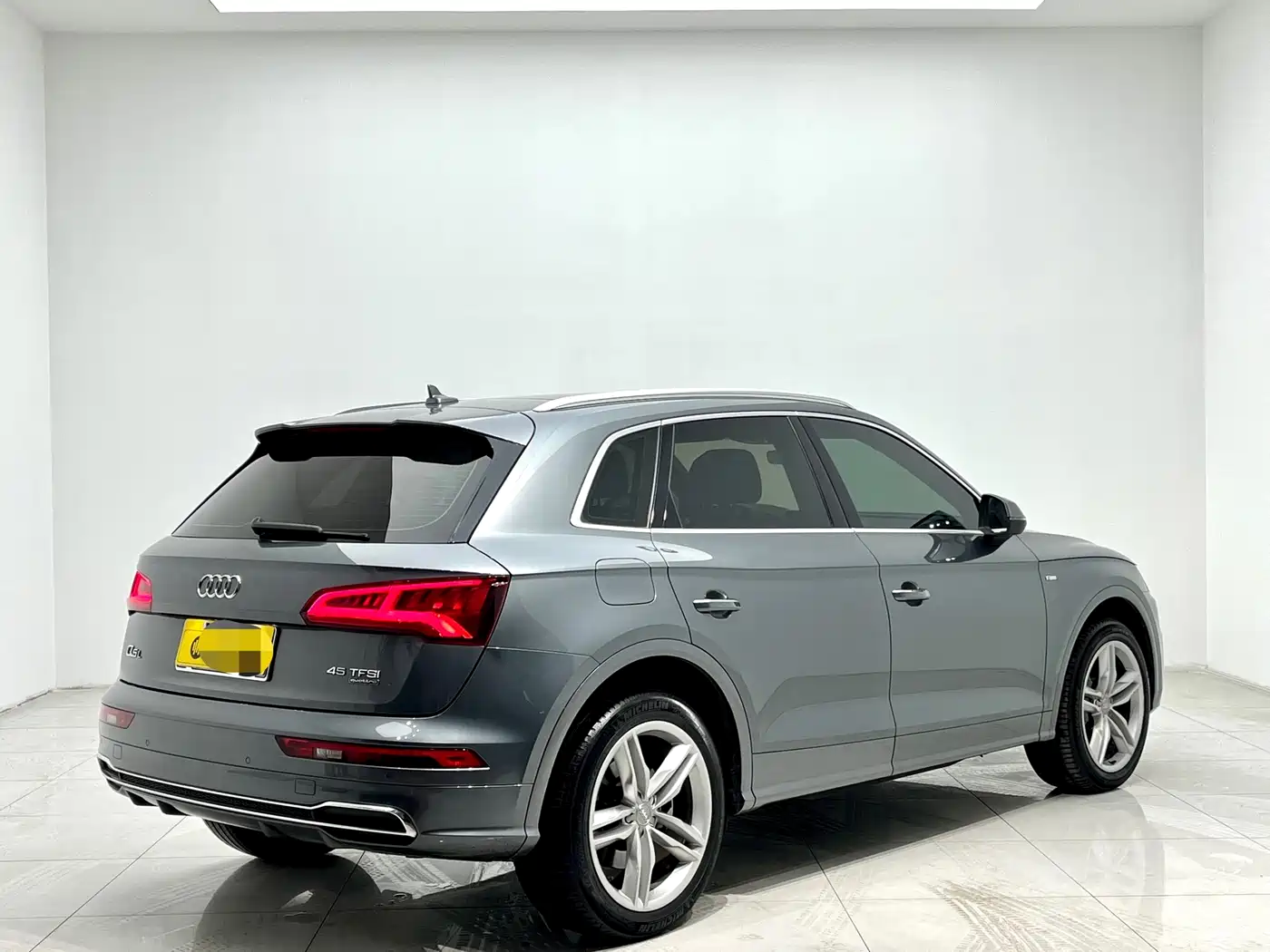 Audi Q5L 2020 Facelift 40 TFSI Honor Fashion фото 6