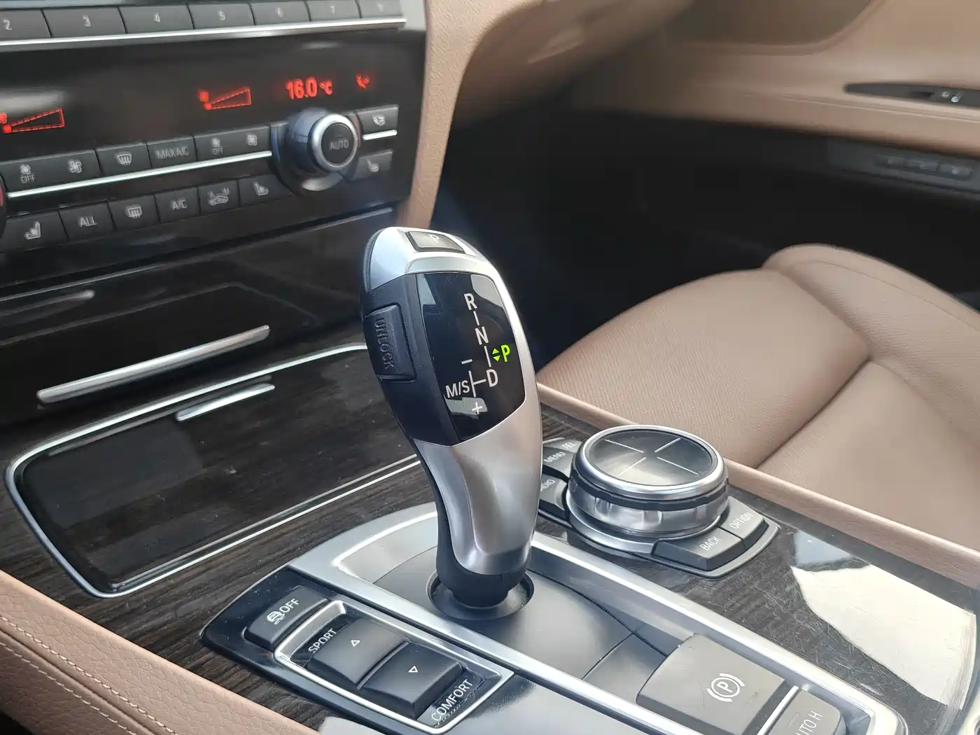 BMW 7 Series 2013 Model 740Li Leading фото 25