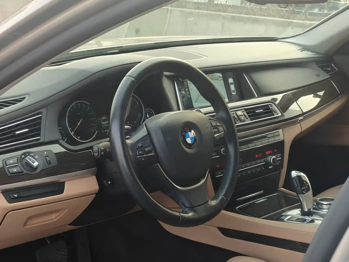 BMW 7 Series 2013 Model 740Li Leading фото 12