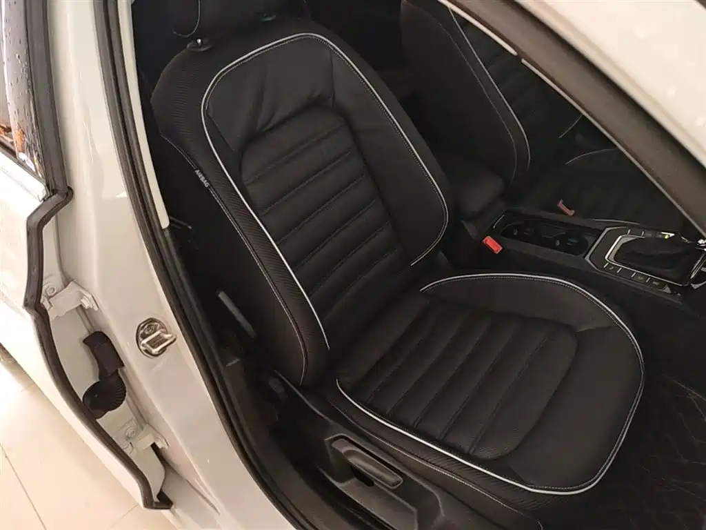 Volkswagen Lamando 2019 280TSI DSG Luxury Edition China VI фото 24
