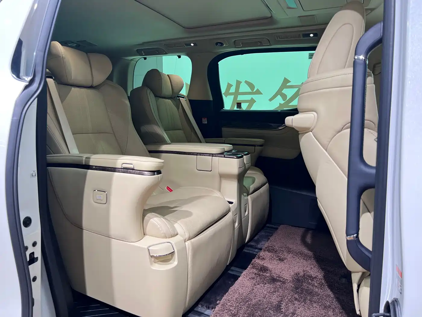 Toyota Alphard 2023 Dual Hybrid 2.5L Ultimate Gold Edition фото 12