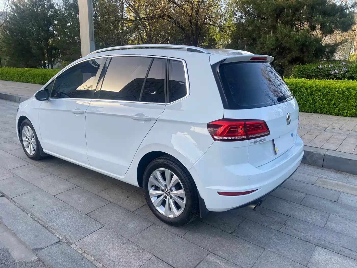VOLKSWAGEN GOLF*JIAYU