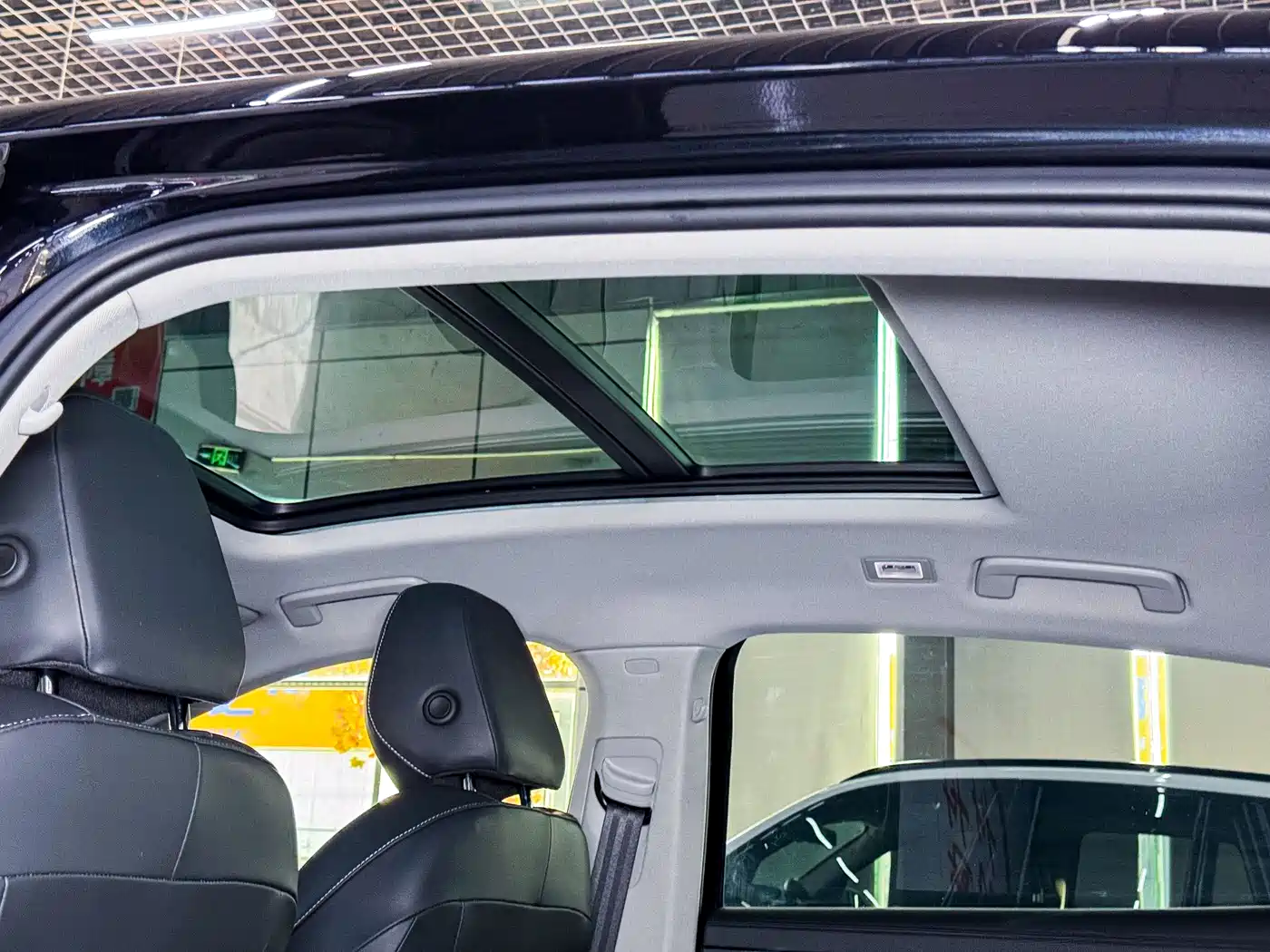 Volkswagen Passat 2025 Pro 380TSI Dragon Glory Edition фото 9
