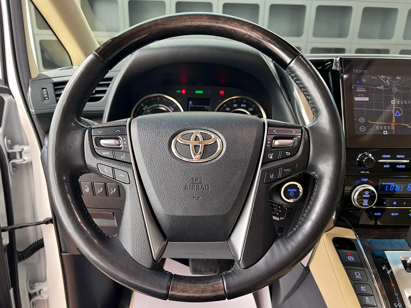 Toyota Alphard 2023 Dual Hybrid 2.5L Ultimate Gold Edition фото 24