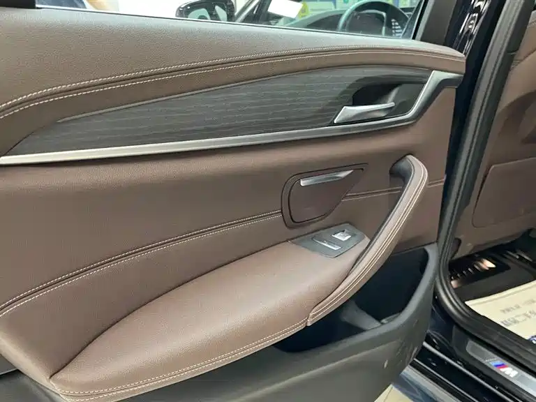 BMW 5 Series 2023 530Li Leading M Sport Package фото 19