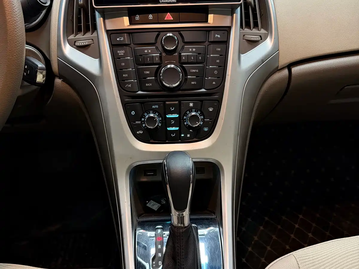 Buick Excelle 2013 GT 1.6L Automatic Fashion Edition фото 11