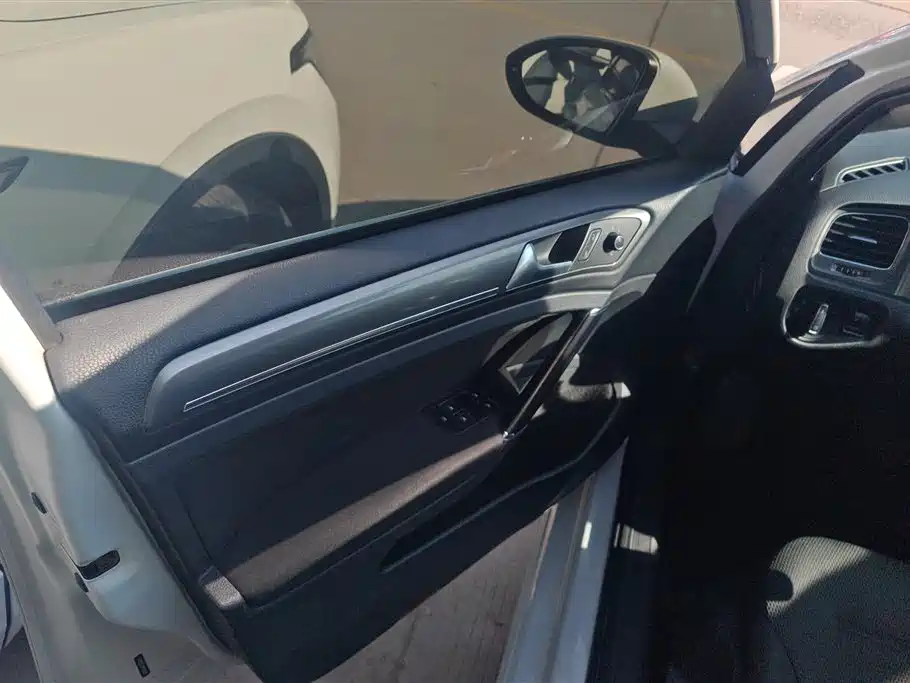 Volkswagen Golf 2015 1.4TSI Automatic Comfort фото 7