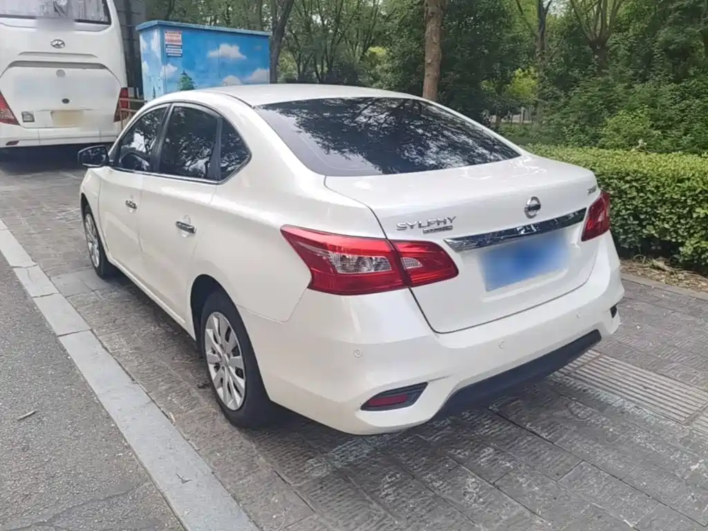 Фото 5 - Nissan Sylphy