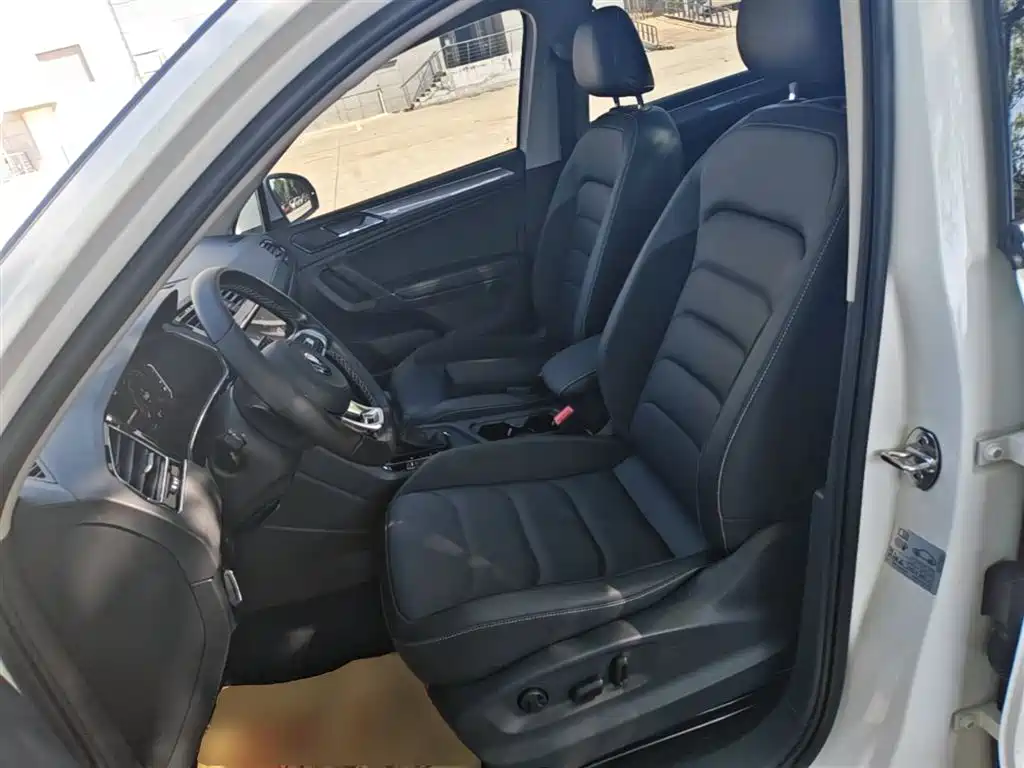 Volkswagen Tiguan L 2021 330TSI Automatic 2WD R-Line Premium фото 15