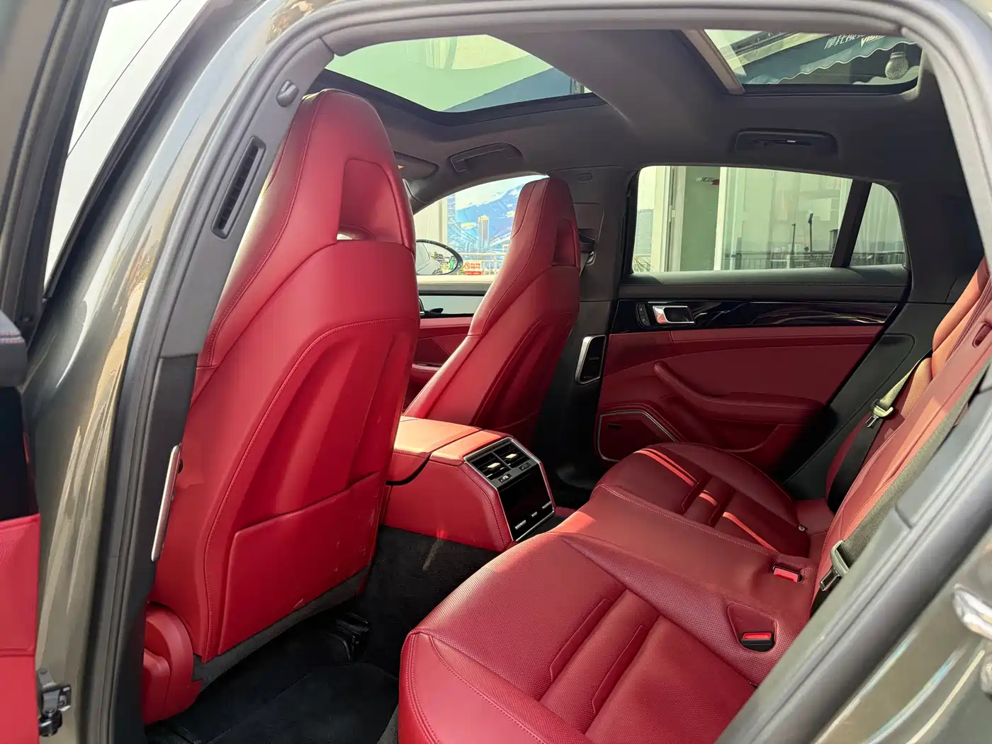 Porsche Panamera 2023 Facelift Panamera 2.9T Platinum Edition фото 7
