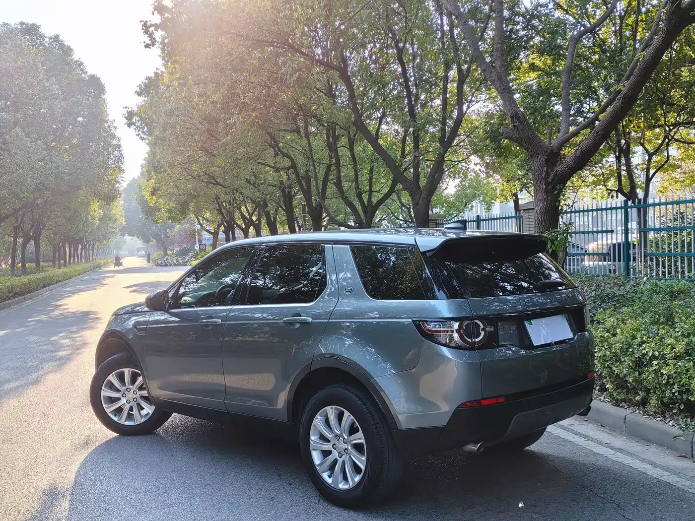Land Rover Discovery Sport 2018 240PS SE Edition фото 16